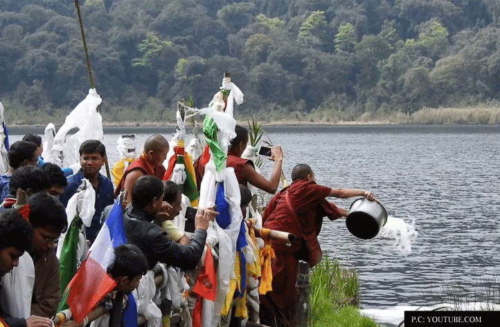 Khecheopalri Lake